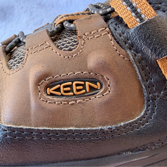 Keen Child Brown and Black Hiking Boots Size 2 Great Condition! - Picture 5 of 8